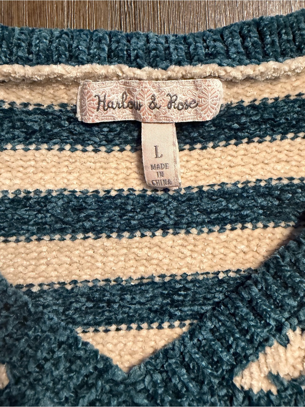 Harlow & Rose Women’s Large Teal Cream Chenille V Neck Striped Sweater Boho EUC - Picture 4 of 5